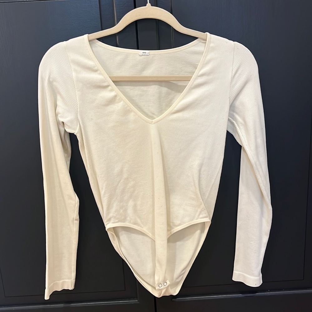 Cream deep v / ribbed bodysuit size medium